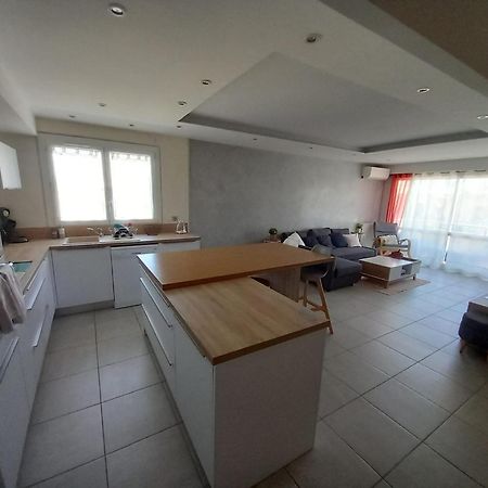 Appartement 1Er Etage, 66 M² La Seyne-sur-Mer Luaran gambar
