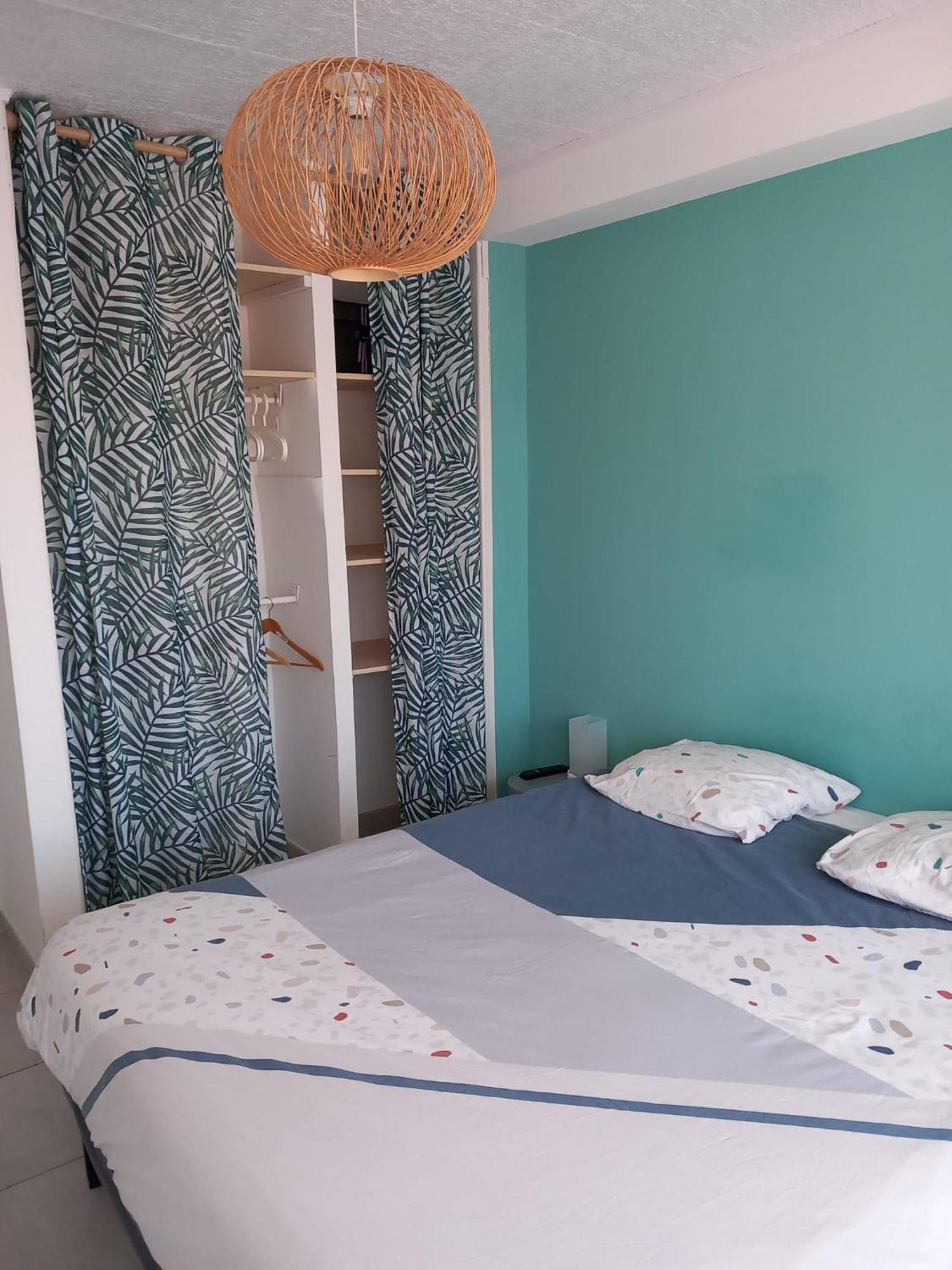 Appartement 1Er Etage, 66 M² La Seyne-sur-Mer Luaran gambar